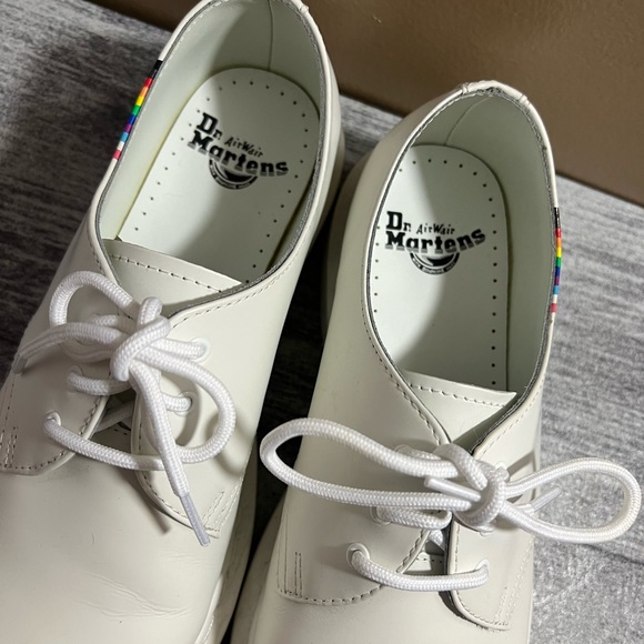 Dr. Martens For Pride Oxford Shoes - White Smooth Leather - Size 9 - Picture 3 of 12